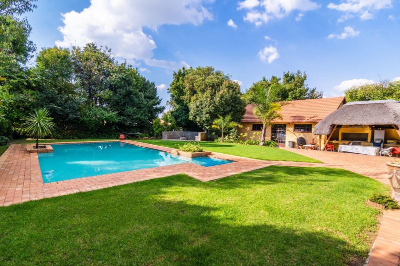 NEWLY REMOVATED family HOME with large swimming pool and flatlet in the sought-after area of Welt...