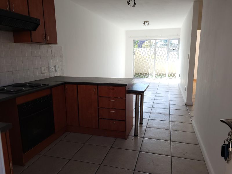 BELLVILLE,12 Chez Danel - 2 Bedroom apartment with allocated parking bay for rent