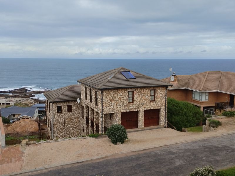 4-Bedroom house with stunning views for December holiday rental