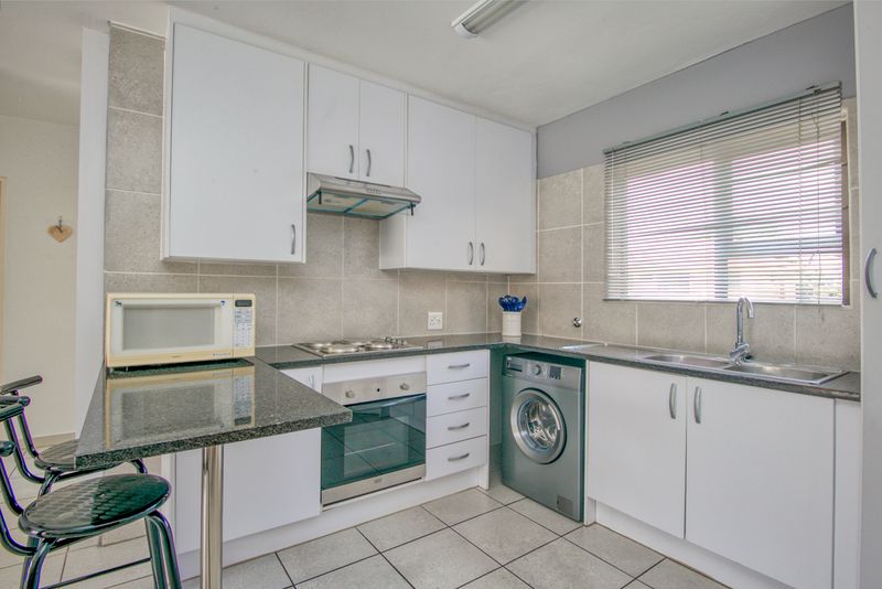 Beautiful 2 bedroom , 2 bathroom apartment - opportunity for Investment Buyers