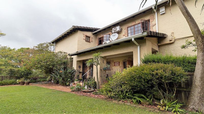 GORGOUS TOWNHOUSE WITH A LOT TO OFFER