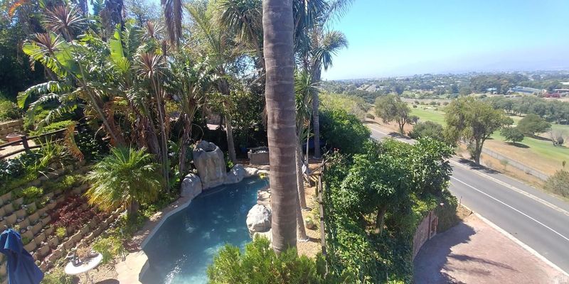 House Share in Welgemoed-Stunning Views-Fully Furnished / Serviced 4 Single Professionals