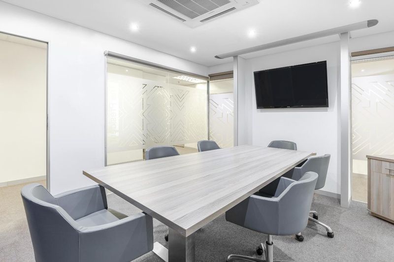 Open plan office space for 10 persons in Regus Mandela Rhodes Place