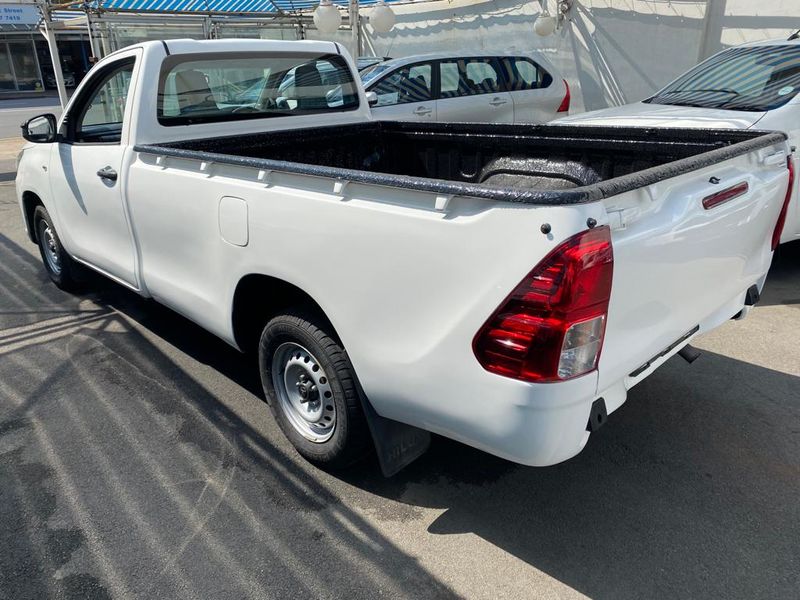 2017 TOYOTA HILUX 2.4 GD WITH AC SINGLE CAB FINANCE CAN BE ARRANGE WHATSAPP- MOHAMMED (ZERO)7239275O
