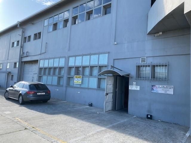 SECURE FACTORY / WORKSHOP TO LET - PAARDEN EILAND