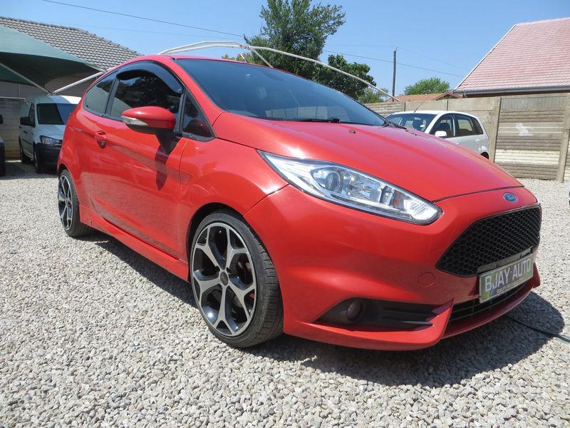 2014 Ford Fiesta ST 1.6 EcoBoost 3-Door, Red with 82000km available now!