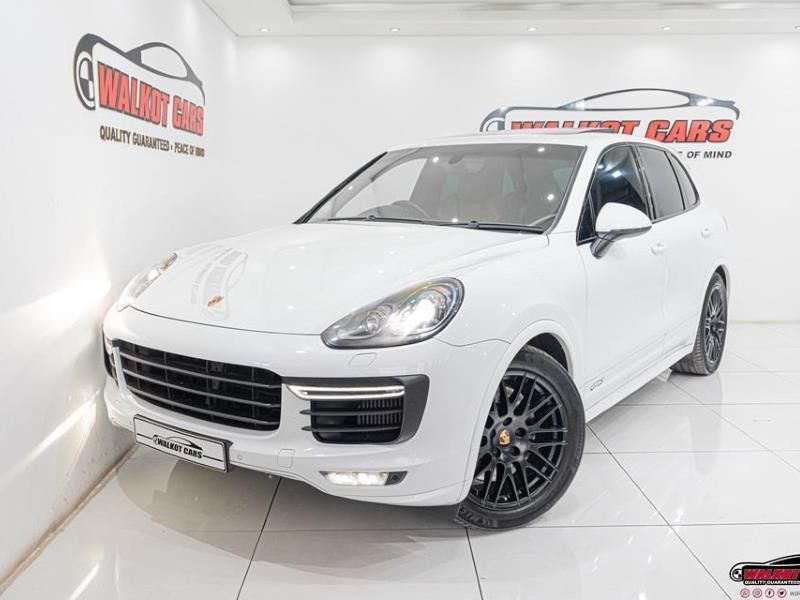 2015 Porsche Cayenne GTS