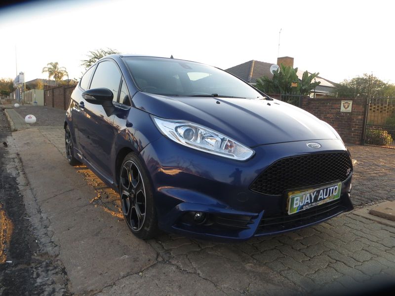 2013 Ford Fiesta ST 1.6 EcoBoost 3-Door, Blue with 89000km available now!