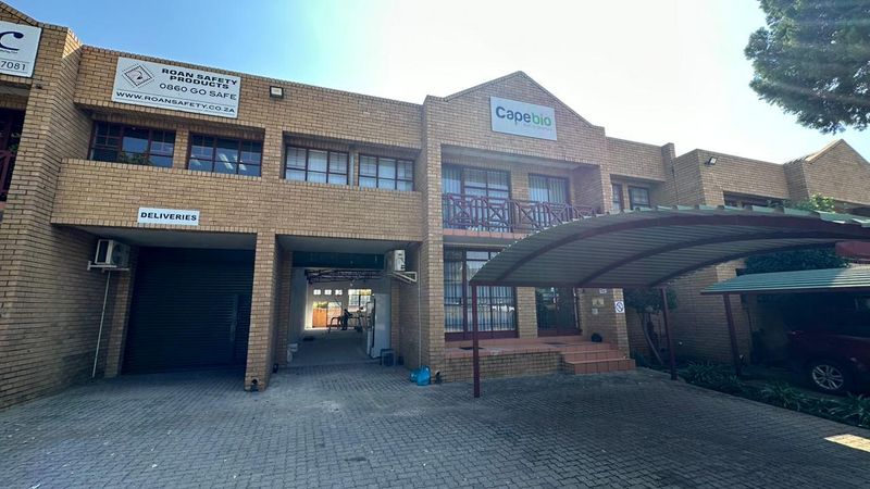 380m² Office To Let in Highveld