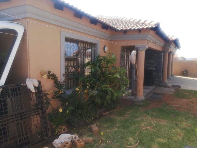 3 bedroom house for sale in Spruitview
