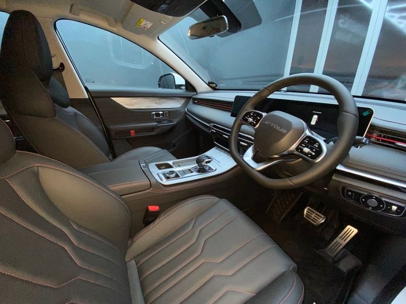 2025 JETOUR DASHING 1.5T MOMENTUM