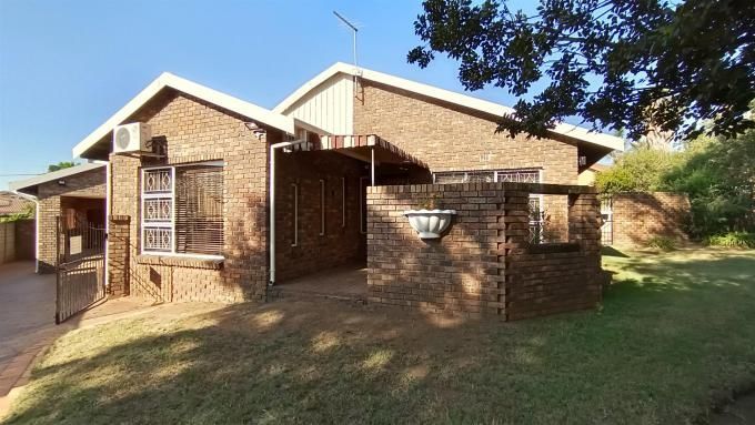 3 Bedroom with 2 Bathroom House For Sale Gauteng