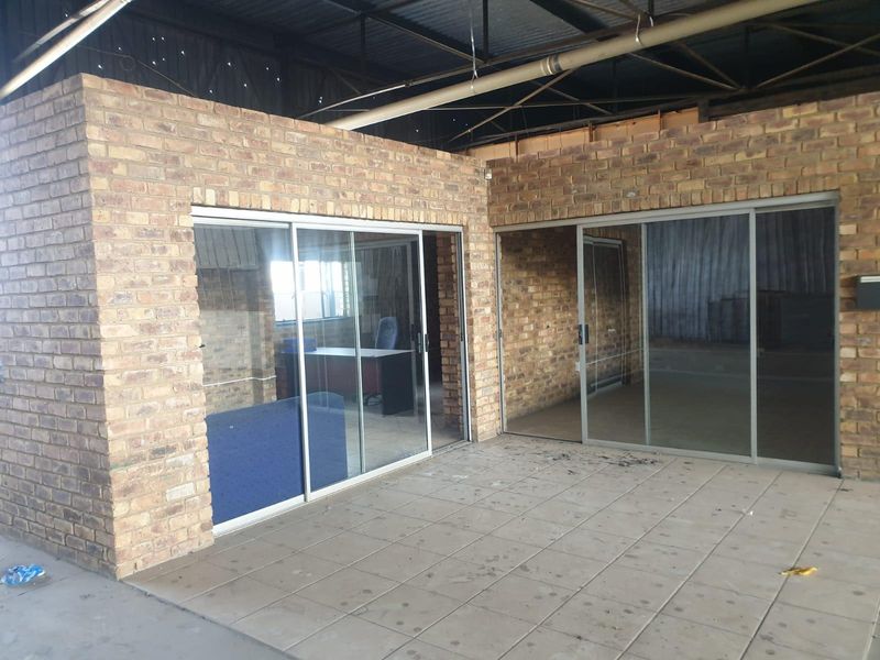 Industrial property to let in Isando, Kempton Park