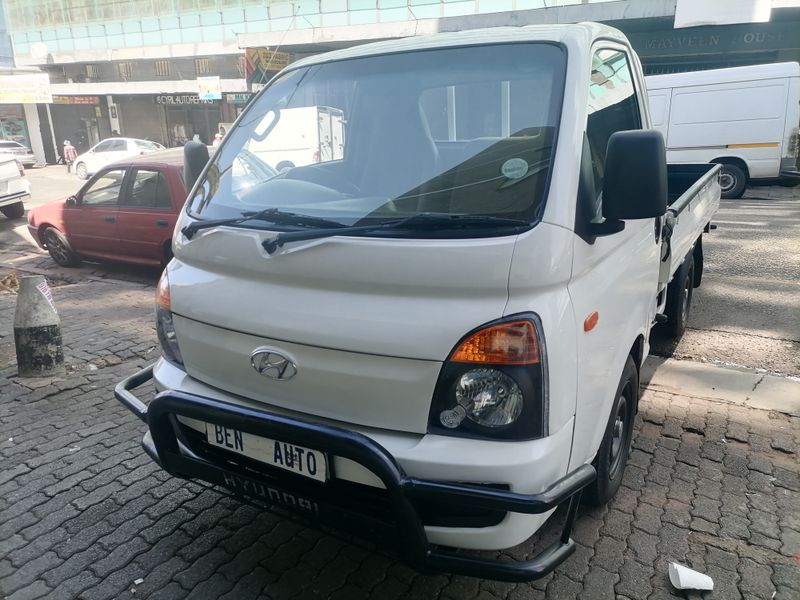 2014 Hyundai H100 Bakkie 2.6D Deck, White with 81000km available now!