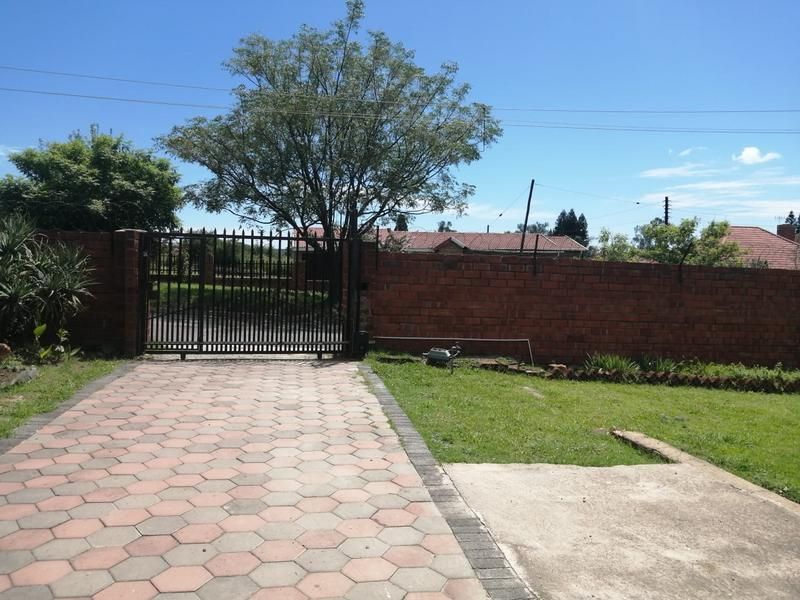 House plus Flatlet for sale in Hyde Park
