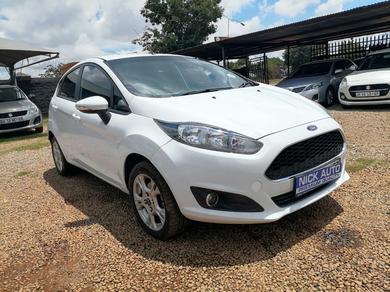 2015 Ford Fiesta 1.0 EcoBoost Ambiente, White with 81000km available now!