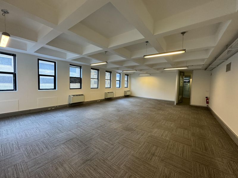 147m2 Office TO LET in Secure Building in Foreshore, Cape Town.