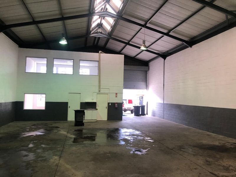 WAREHOUSE AVAILABLE TO LET IN STIKLAND INDUSTRIAL, BELLVILLE