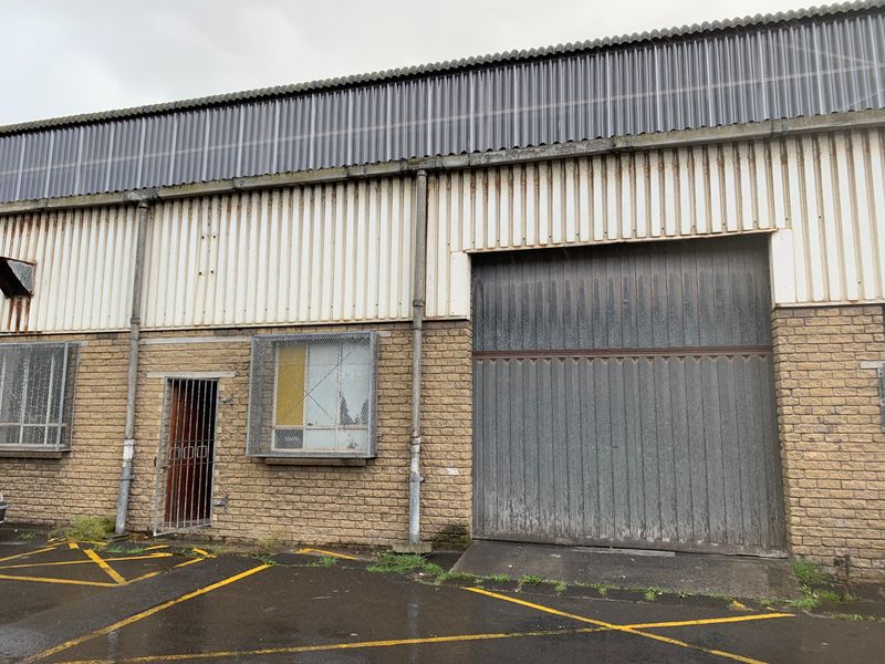 980m2 Neat, well located industrial unit in the heart of Epping 2
