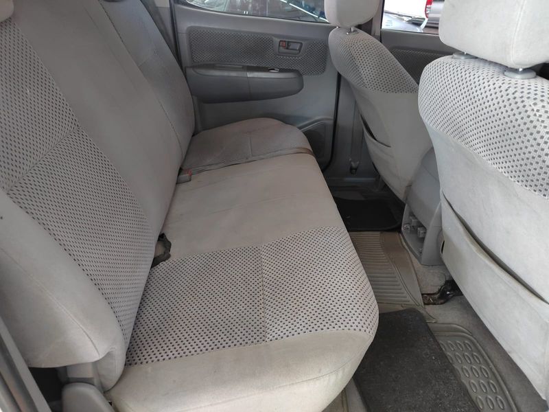 2008 Toyota Hilux 2.7 VVT-i D/CAB with 369897kms CALL BOITY 083 506 0587