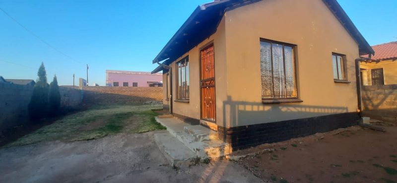 2 Bedroom House For Sale in Randfontein Central