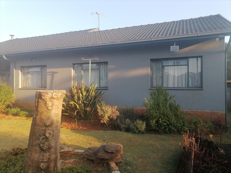 3 bedroom house for sale in Olifantsfontein