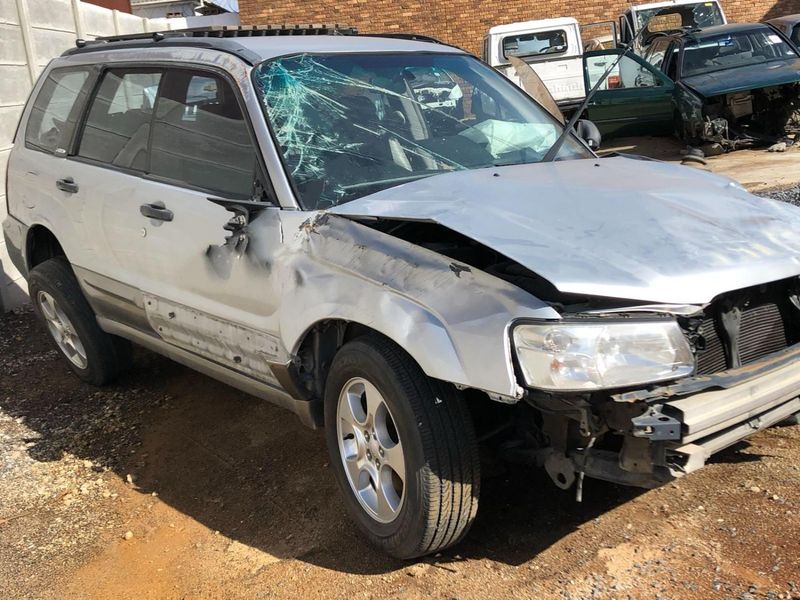 SUBARU FORESTER 2.5 XS STRIPPING FOR PARTS