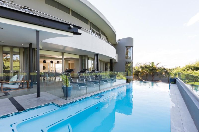 Contemporary Sandhurst Living with tranquil panoramic views onto golf course in Woodmead!