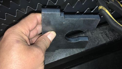 Fiber Laser 1.5 X 3m Bed For Sale 1kw 1000watt Cut 10mm Steel 5mmstainless