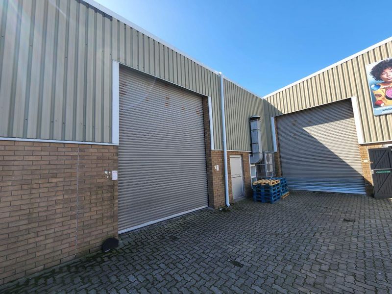 MONTAGUE GARDENS | WAREHOUSE TO RENT IN SECURE PARK, PRINTERS WAY | 496SQM