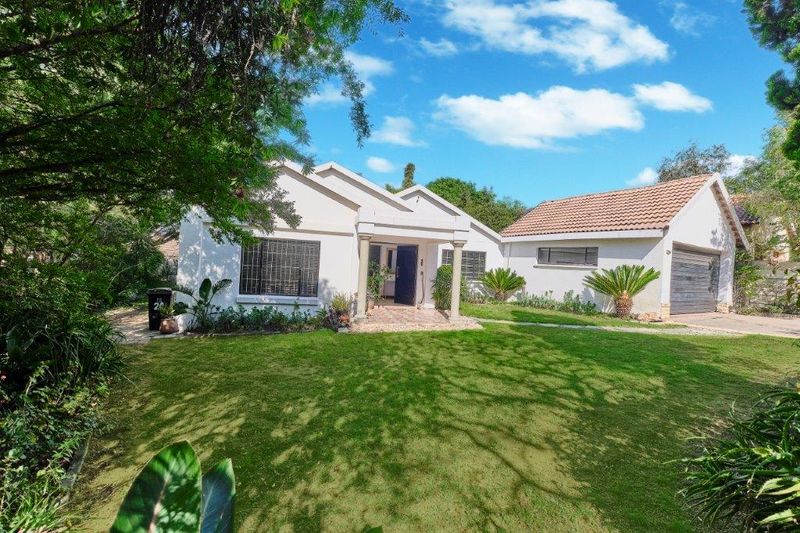 Stunning 3 Bedroom Home in Pristine Condition with a Beautiful Garden in Bloubosrand