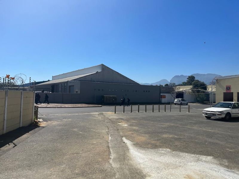PAARL | INDUSTRIAL PROPERTY TO RENT ON HUGENOT BYPASS