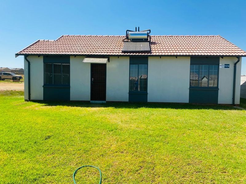 House in Spruit View For Sale