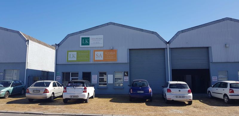 680SQM FACTORY UNIT TO LET IN OKAVANGO PARK