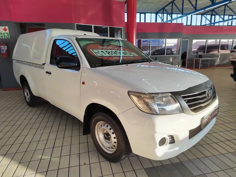 2013 Toyota Hilux 2.0 VVT-i with 338663kms CALL RICKY 079 490 2565