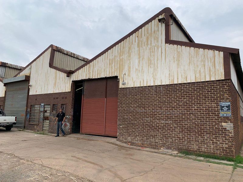 600sqm Warehouse To Let in Alrode South