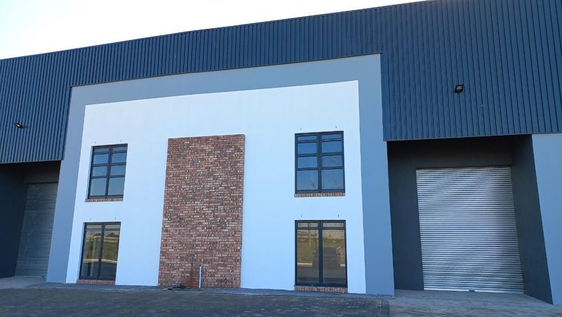 718m2 Brand new industrial facility with R300 exposure to rent in Stikland