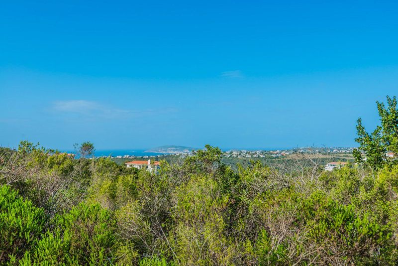 Secure living with the pleasure of lovely uninterrupted sea views