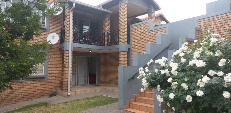 2 Bedroom Townhouse for sale in Meyersdal