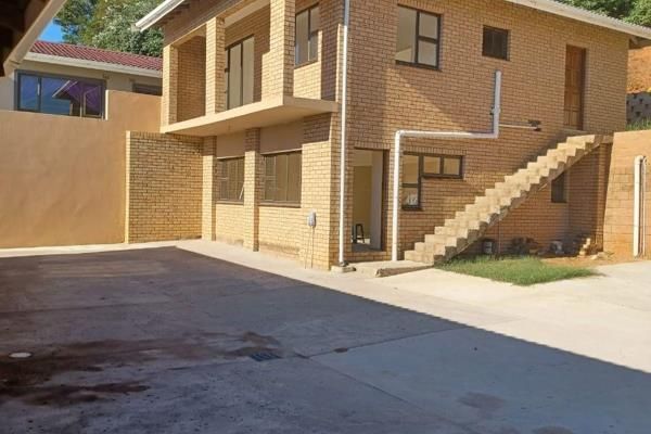 Stunning 3 bedroom &#43;double storey outbuilding