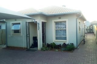 Cozy 2 bedroom house for sale in clayville