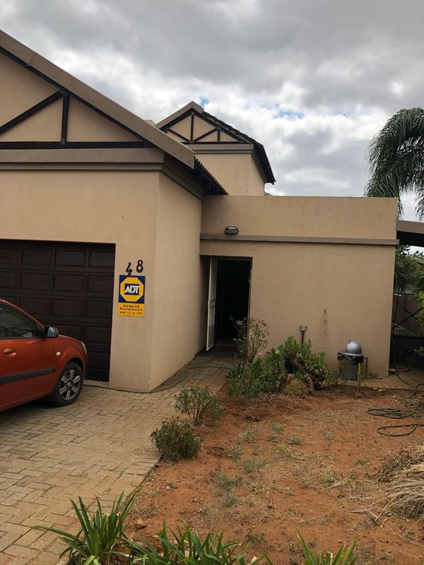 House in Waterval East For Sale