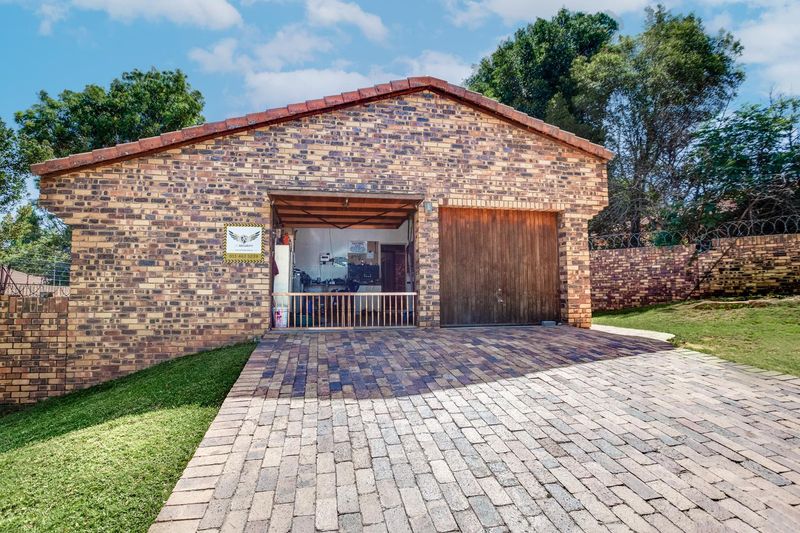 LOW MAINTENANCE ABODE IN THE SOUGHT AFTER SUBURB OF BOSKRUIN