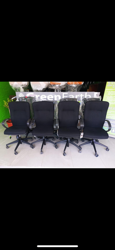 Geo cloud high swivel body forms chairs