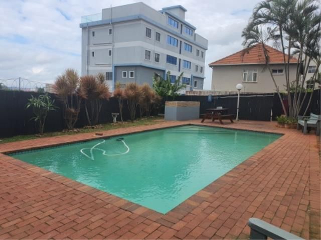 SILVERGROVE- 4 BEDROOM/4 BATH APARTMENT WITH A DOUBLE LOCK UP GARAGE FOR SALE AT R 3800000