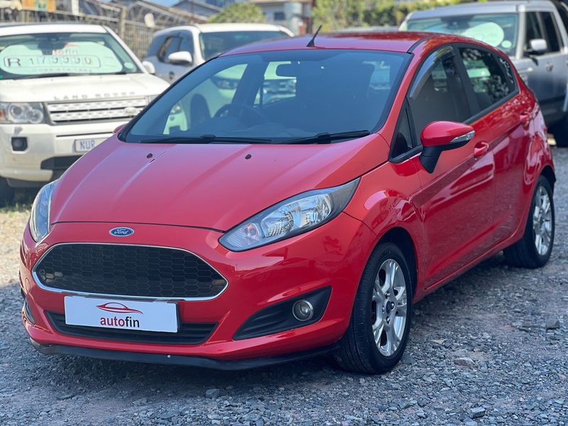 2017 Ford Fiesta 1.0 EcoBoost Trend, Red with 99800km available now!