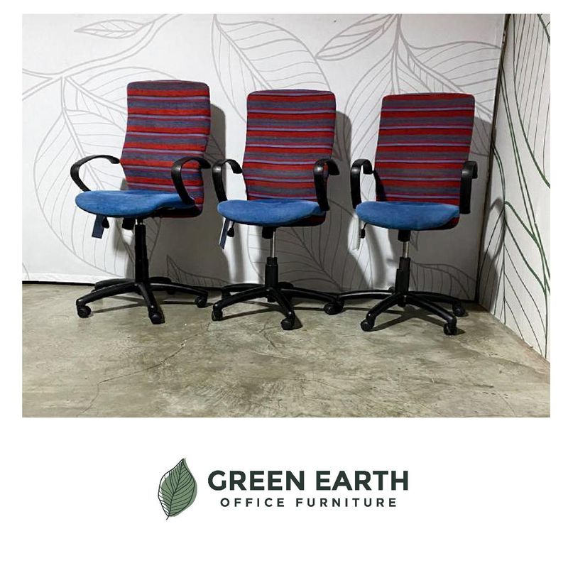 Geo cloud swivel chairs | body form