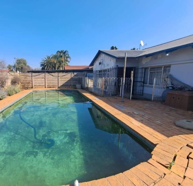 Charming 4 bedroom home for sale in Booysens