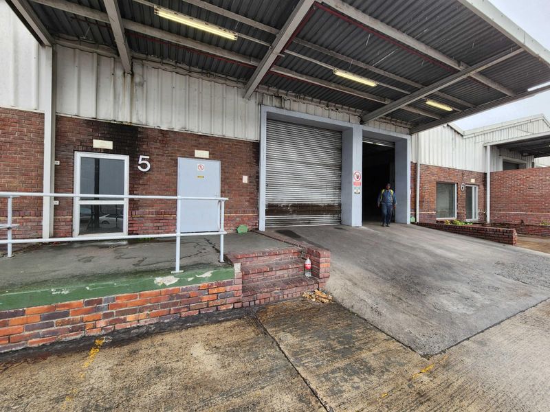 1558M2 Warehouse TO LET in Bellville