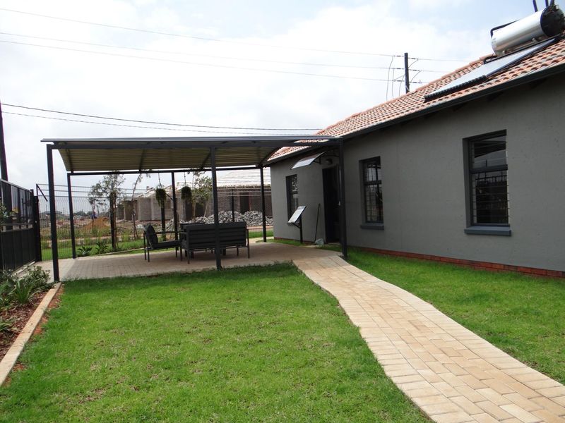 House in Protea Glen For Sale